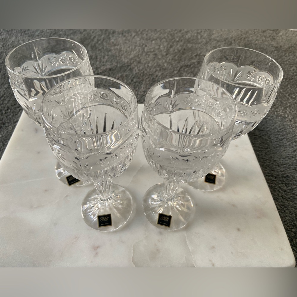 Oneida Elegant Clear Wine Glass Set
